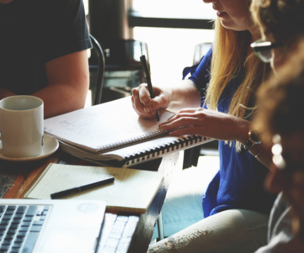 profissional especializado em negociação amigável em busca e apreensão